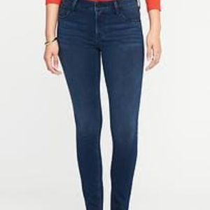 ⬇️$17 Old Navy The rockstar jeans size 14 regular